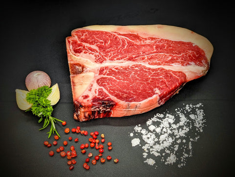 Trocken gereift, Porterhouse-Steak, Hochwertiges Fleisch, Dry-Aged-Verfahren, Geschmacksintensiv, Edles Stück Fleisch, Reifung im Trockenkühlschrank, Premium-Qualität, Saftiges Steak, Traditionelle Reifung, Fleischgenuss pur, Aromatisch, Perfekt marmoriert, Fleischliebhaber-Delikatesse, Langsam gereift, Premium-Rindfleisch, Geschmacksexplosion, Zart und saftig, Perfekte Maserung, Handverlesenes Steak, Intensives Aroma, Hochwertiges Rindfleisch, Perfekte Reifung, Kulinarischer Genuss, Perfekte Konsistenz